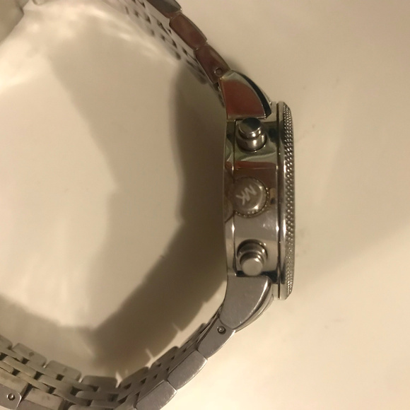 Michael Kors Chronograph Mother of Pearl Watch - Picture 7 of 8